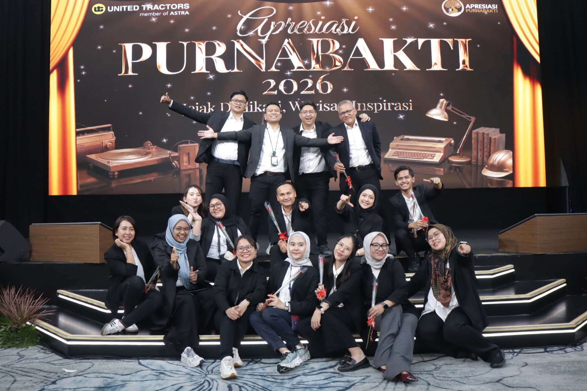 Tamu event berpose bersama PixelPop